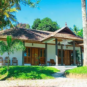 Bed & Breakfast Court, Thekkady